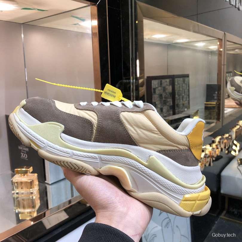 Men/Women Balenciaga Triple S 2.0 Sneaker khaki Item 6380340