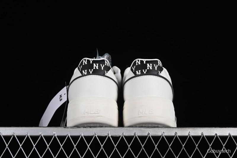 MLB Chunky Liner Basic New York Yankees Thick Sole Casual Sneakers with 6cm Height Increase - 3ASXCLR3N50WHS